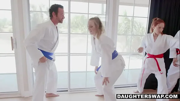 porno latina-masturbarse-twerk-gran culo-grandes tetas-milf